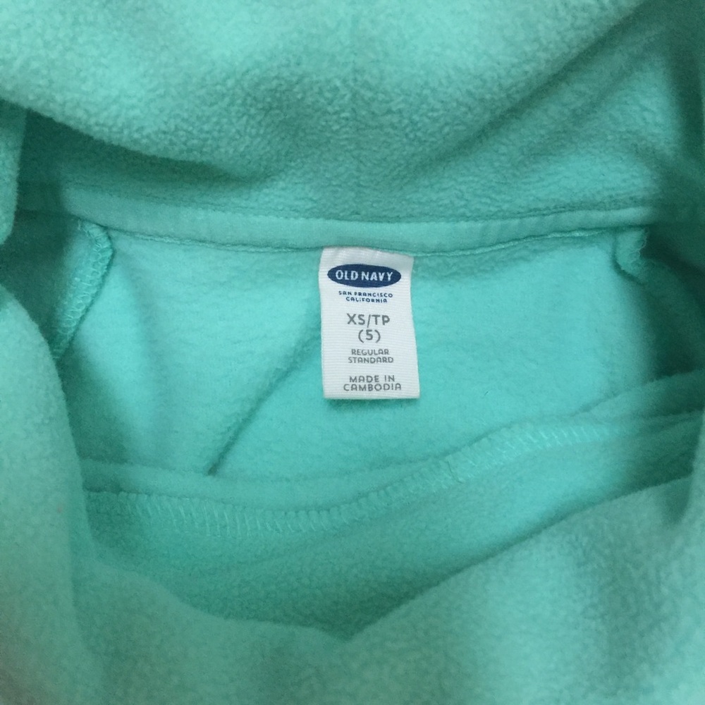 Bundle sales Girl’s Tops - size 5-6 - Picture 6 of 6